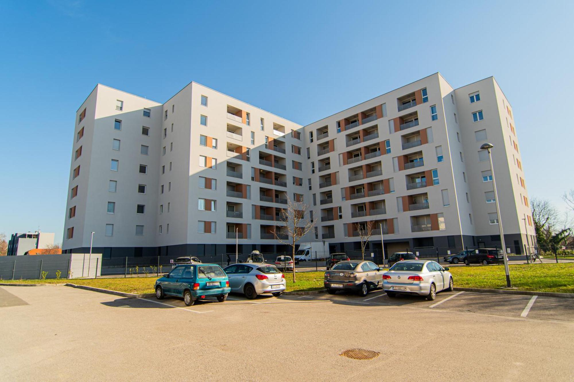 Apartment Flexible Selfcheckins 67 - - Loggia - Brand New - Luxury - Garage