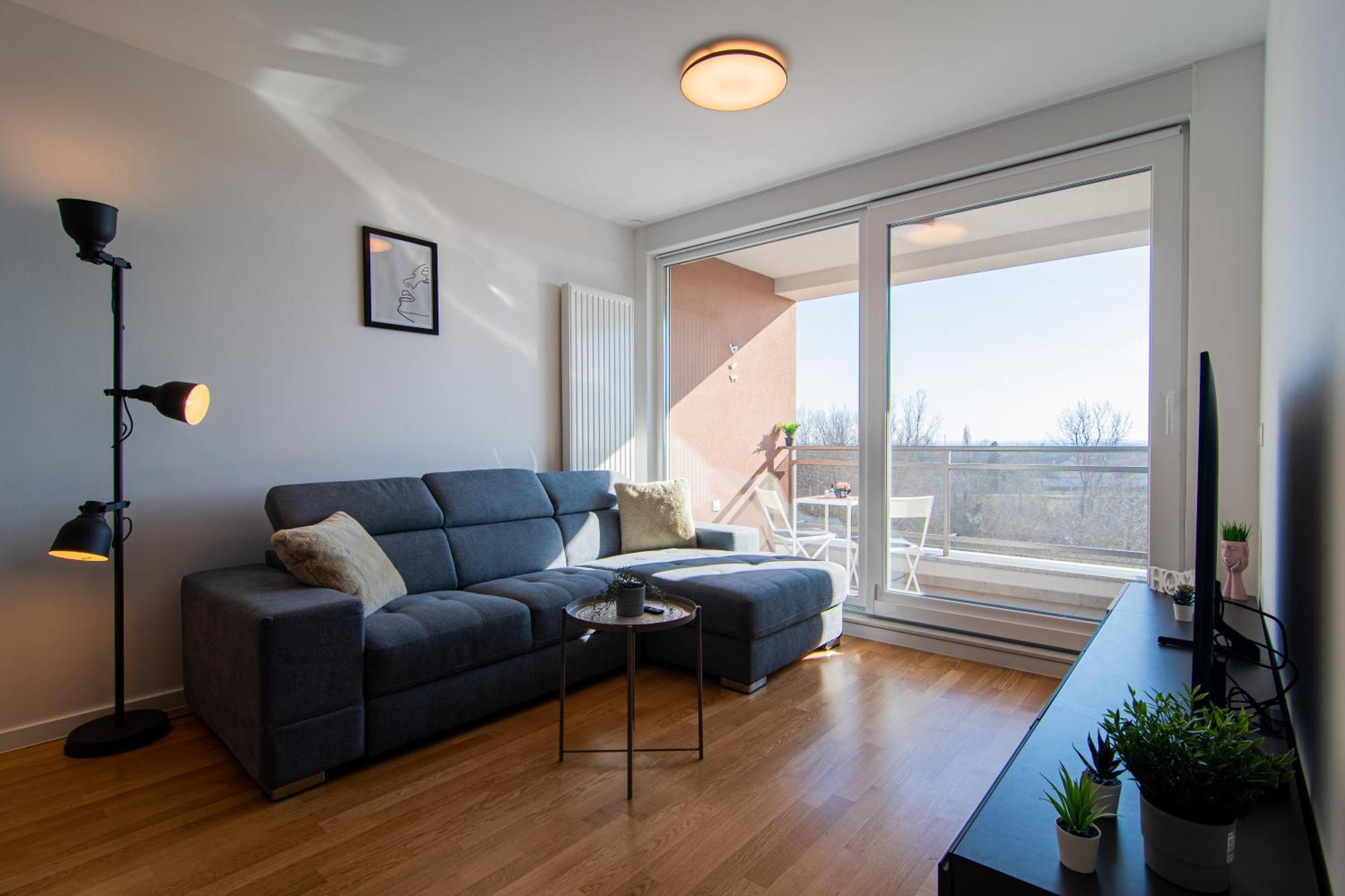 Apartment Flexible Selfcheckins 67 - - Loggia - Brand New - Luxury - Garage