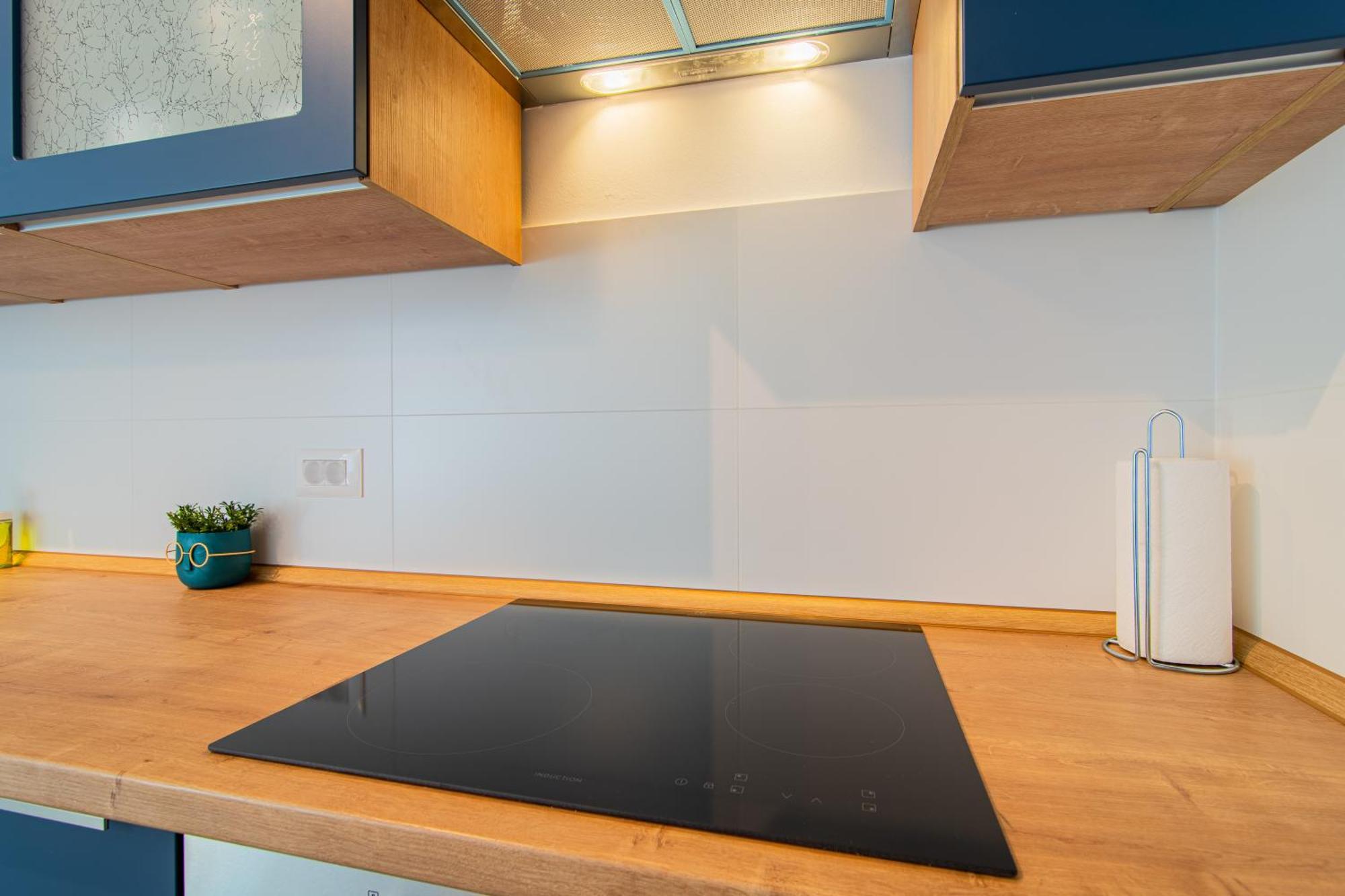 Flexible Selfcheckins 67 - - Loggia - Brand New - Luxury - Garage